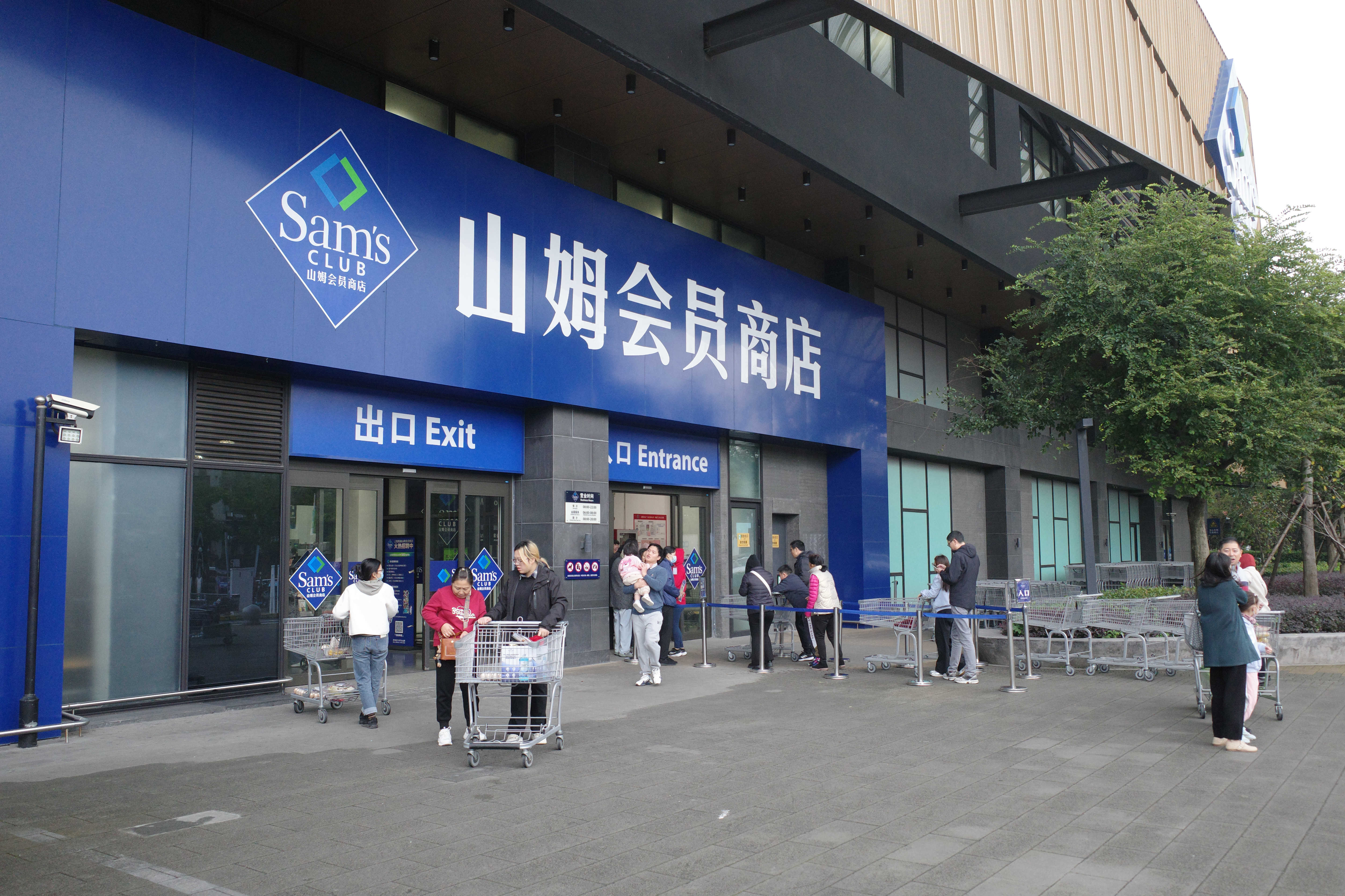 热门游戏销量攀升，新品周边热销